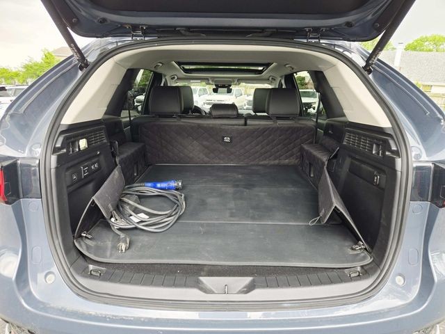 Mazda CX-70 PHEV Vehicle Full-screen Gallery Image 11