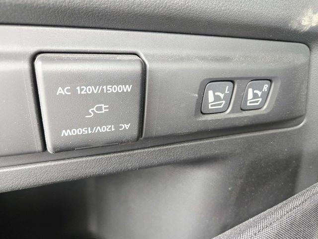 Mazda CX-70 PHEV Vehicle Full-screen Gallery Image 12