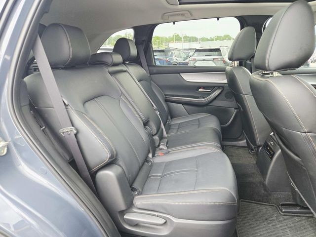 Mazda CX-70 PHEV Vehicle Full-screen Gallery Image 13