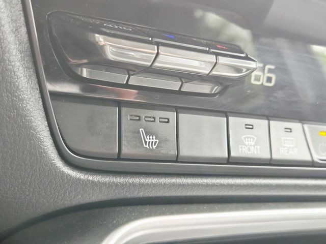 Mazda CX-70 PHEV Vehicle Full-screen Gallery Image 26