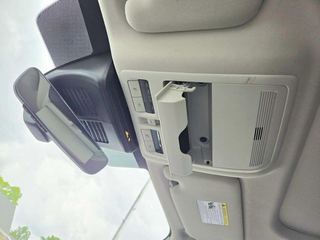 Mazda CX-70 PHEV Vehicle Full-screen Gallery Image 29