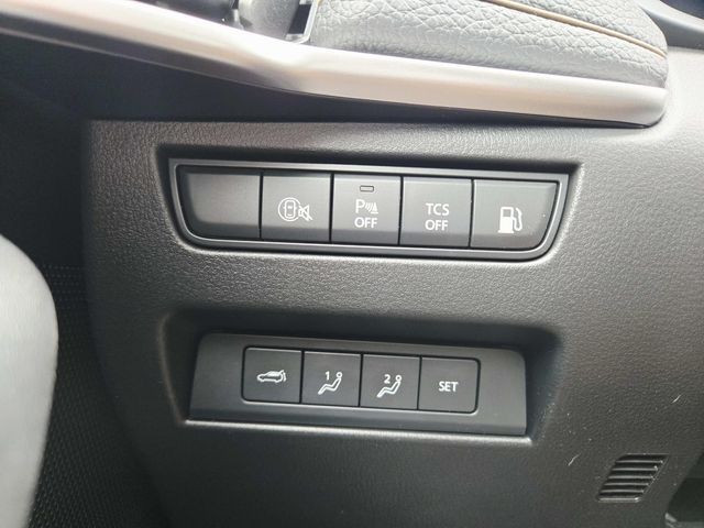 Mazda CX-70 PHEV Vehicle Full-screen Gallery Image 30