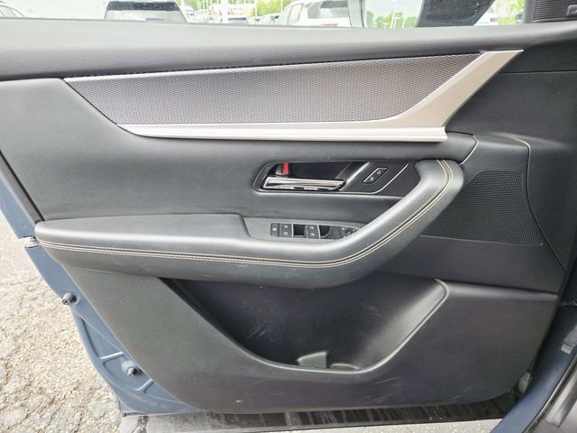 Mazda CX-70 PHEV Vehicle Full-screen Gallery Image 31