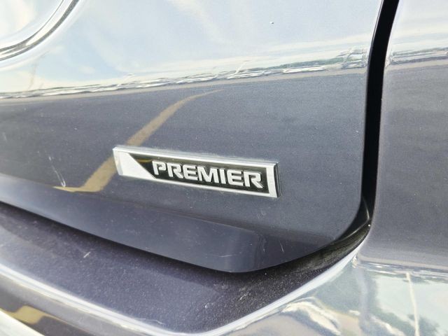 Chevrolet Equinox Vehicle Full-screen Gallery Image 11