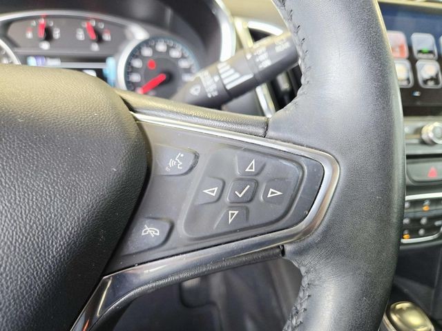 Chevrolet Equinox Vehicle Full-screen Gallery Image 17