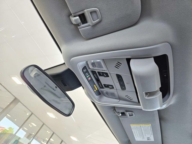 Chevrolet Equinox Vehicle Full-screen Gallery Image 27