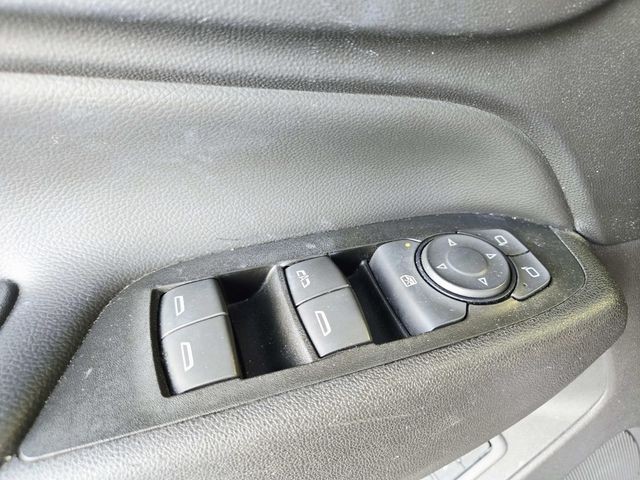 Chevrolet Equinox Vehicle Full-screen Gallery Image 30