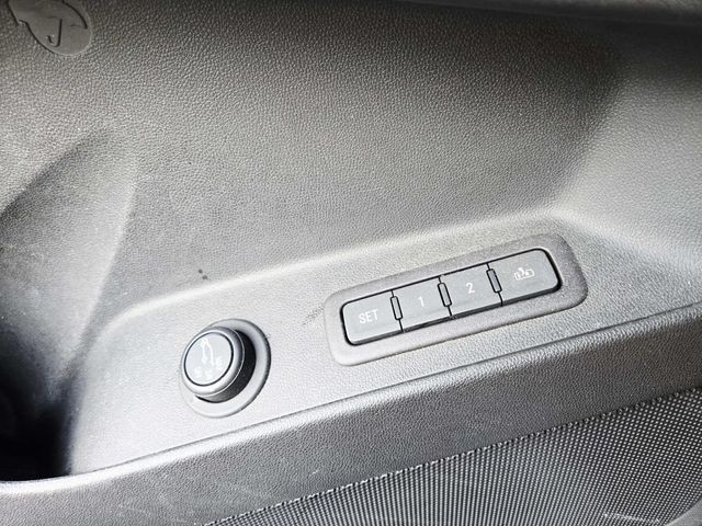 Chevrolet Equinox Vehicle Full-screen Gallery Image 31