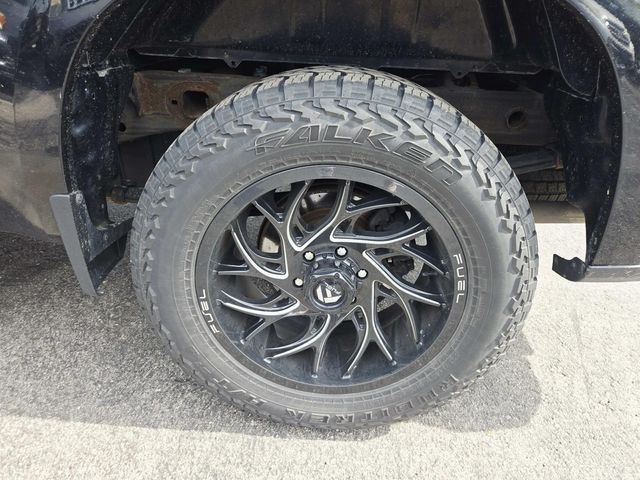 Chevrolet Silverado 1500 Vehicle Full-screen Gallery Image 12