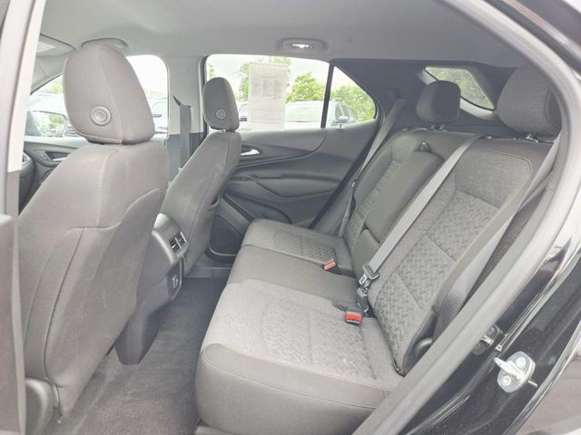 Chevrolet Equinox Vehicle Full-screen Gallery Image 09