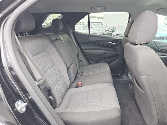Chevrolet Equinox Vehicle Full-screen Gallery Image 11