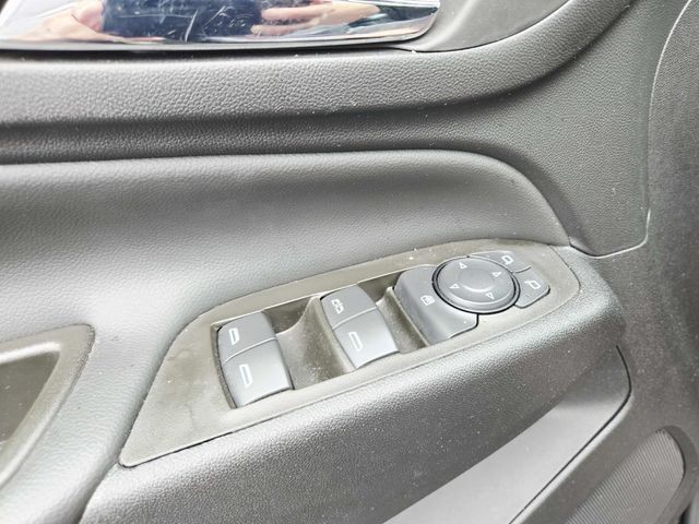 Chevrolet Equinox Vehicle Full-screen Gallery Image 31