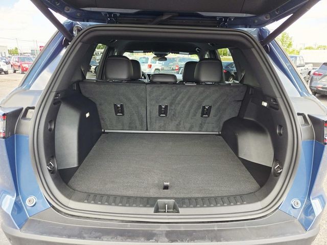 Chevrolet Equinox Vehicle Full-screen Gallery Image 10