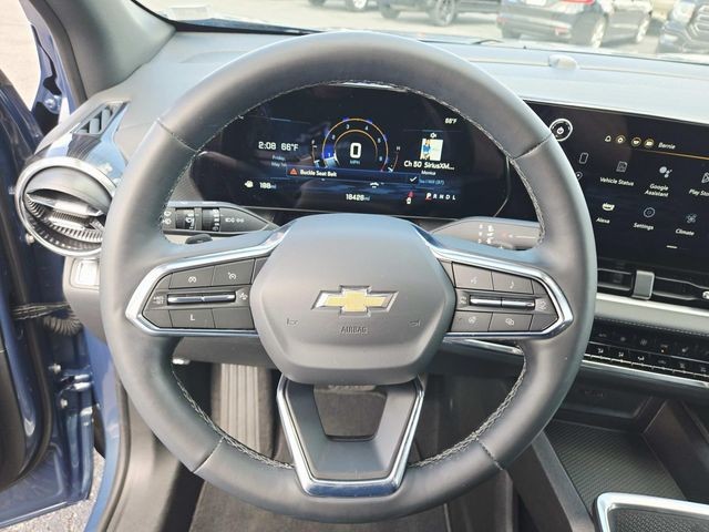 Chevrolet Equinox Vehicle Full-screen Gallery Image 15