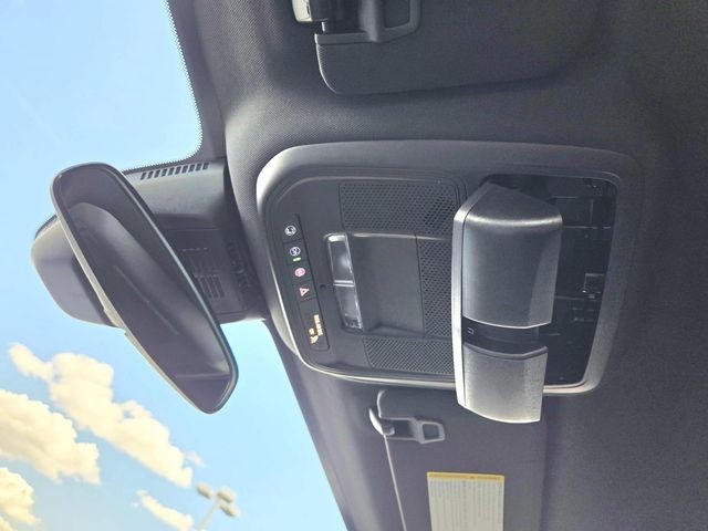 Chevrolet Equinox Vehicle Full-screen Gallery Image 25