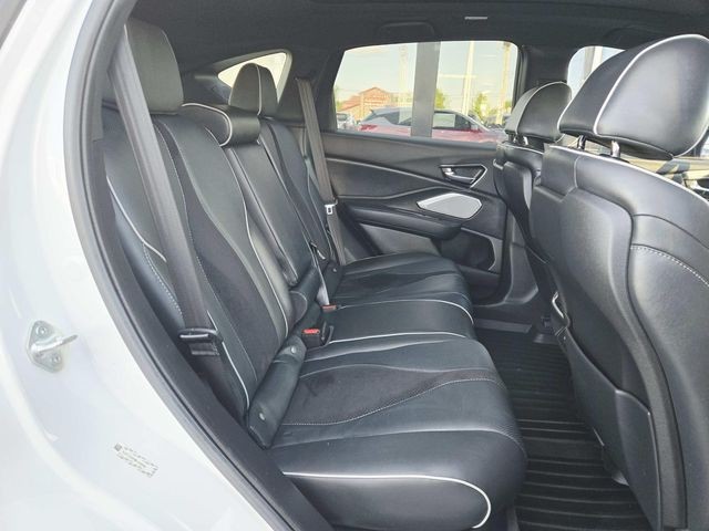 Acura RDX Vehicle Full-screen Gallery Image 12