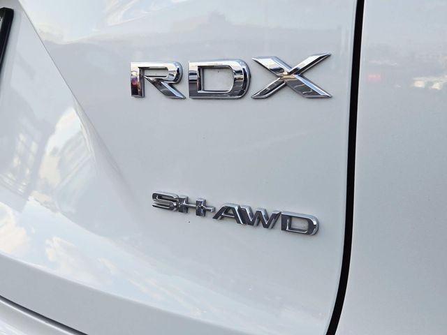 Acura RDX Vehicle Full-screen Gallery Image 15