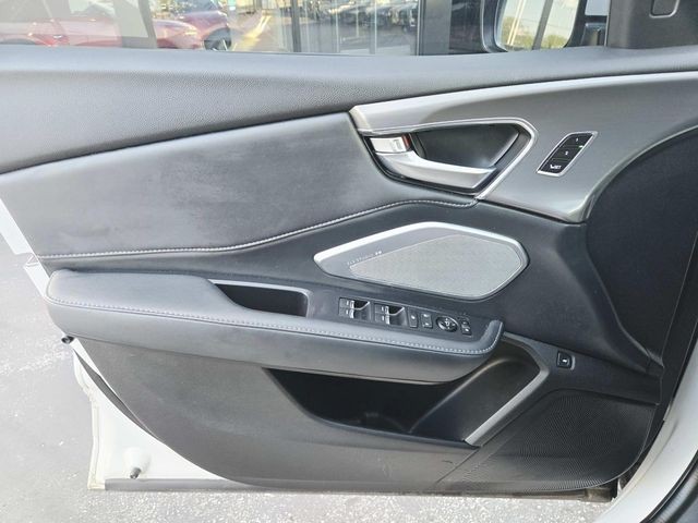 Acura RDX Vehicle Full-screen Gallery Image 33
