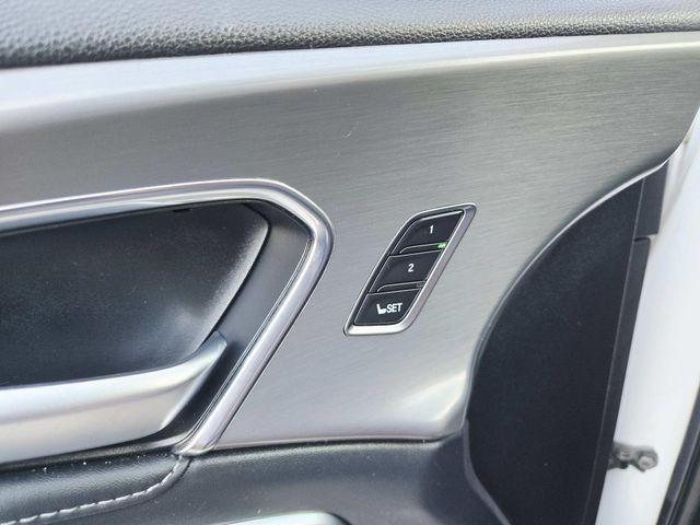 Acura RDX Vehicle Full-screen Gallery Image 34