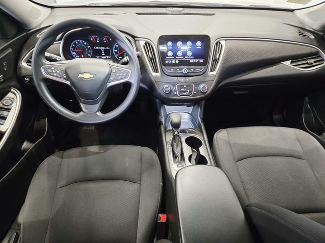 Chevrolet Malibu Vehicle Full-screen Gallery Image 06
