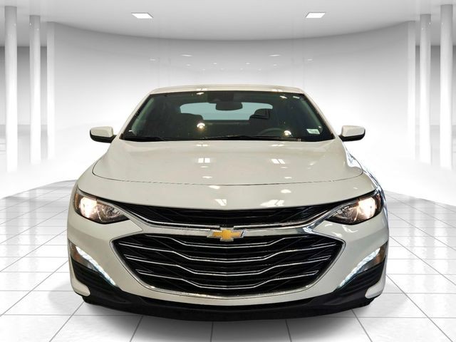 Chevrolet Malibu Vehicle Full-screen Gallery Image 05