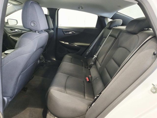 Chevrolet Malibu Vehicle Full-screen Gallery Image 09