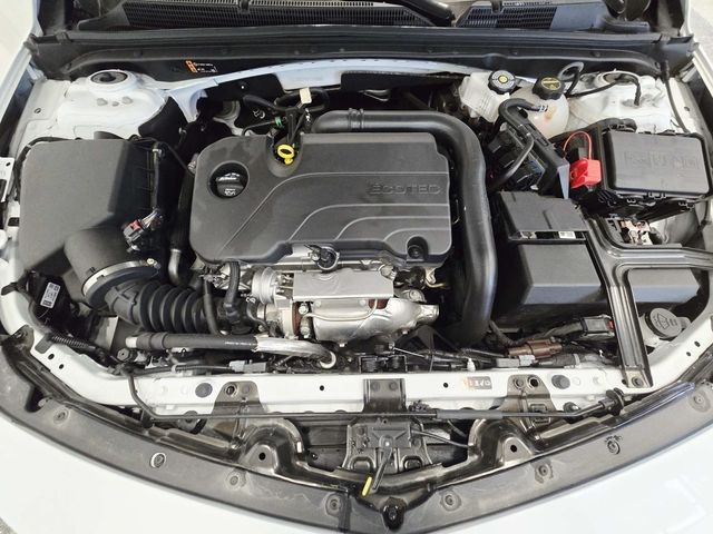 Chevrolet Malibu Vehicle Full-screen Gallery Image 13