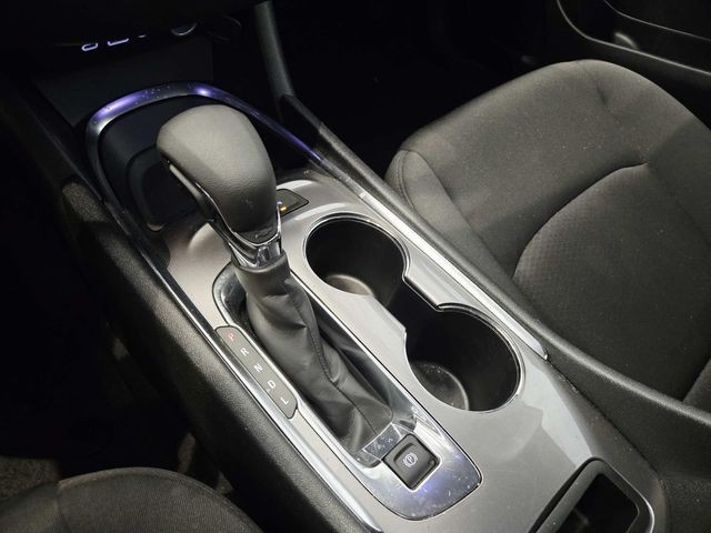 Chevrolet Malibu Vehicle Full-screen Gallery Image 25