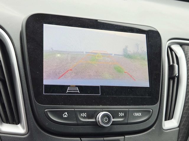 Chevrolet Malibu Vehicle Full-screen Gallery Image 23