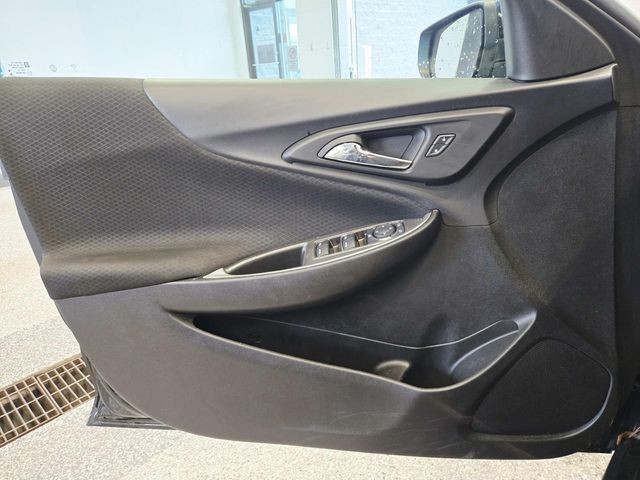 Chevrolet Malibu Vehicle Full-screen Gallery Image 29