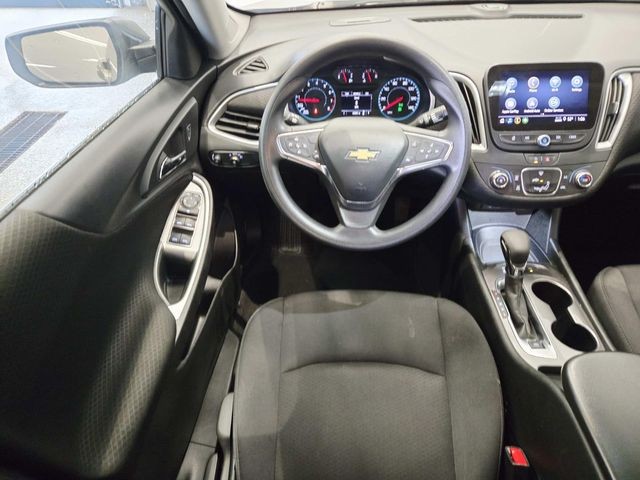 Chevrolet Malibu Vehicle Full-screen Gallery Image 07