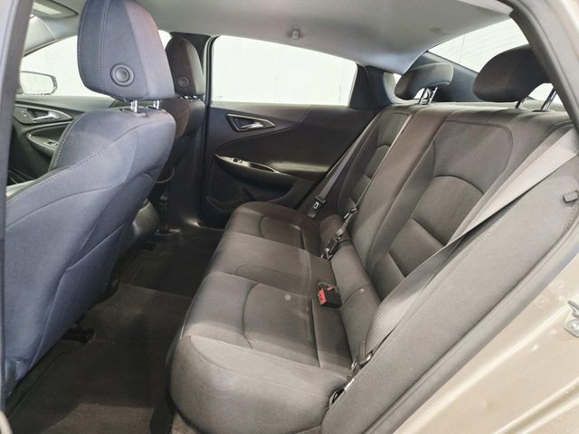 Chevrolet Malibu Vehicle Full-screen Gallery Image 09
