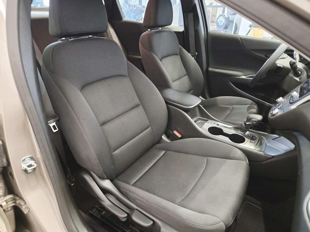 Chevrolet Malibu Vehicle Full-screen Gallery Image 12