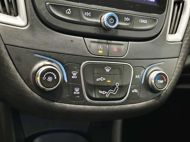 Chevrolet Malibu Vehicle Full-screen Gallery Image 23