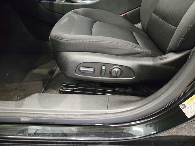 Chevrolet Malibu Vehicle Full-screen Gallery Image 30