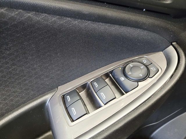 Chevrolet Malibu Vehicle Full-screen Gallery Image 30