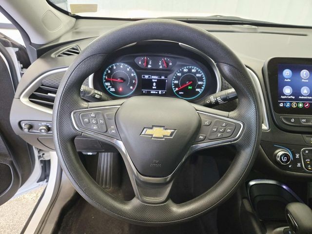 Chevrolet Malibu Vehicle Full-screen Gallery Image 15