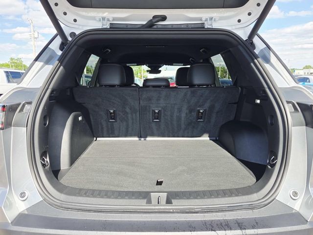 Chevrolet Equinox Vehicle Full-screen Gallery Image 10