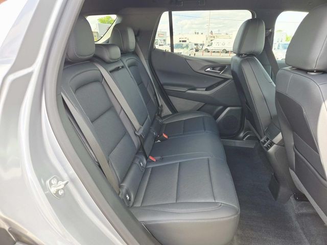 Chevrolet Equinox Vehicle Full-screen Gallery Image 11