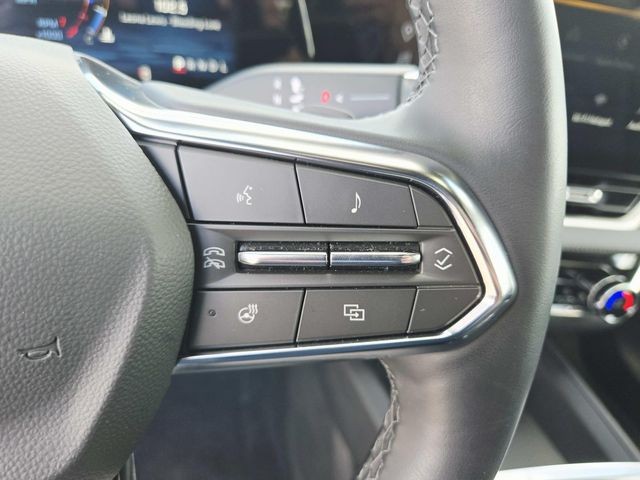Chevrolet Equinox Vehicle Full-screen Gallery Image 17