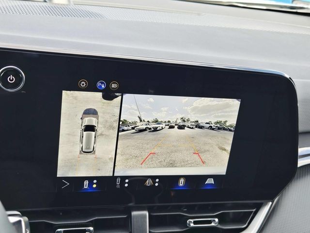 Chevrolet Equinox Vehicle Full-screen Gallery Image 22
