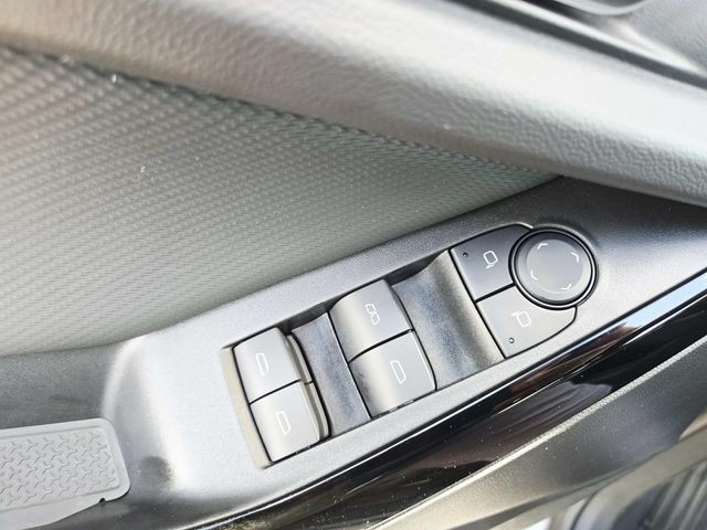 Chevrolet Equinox Vehicle Full-screen Gallery Image 29
