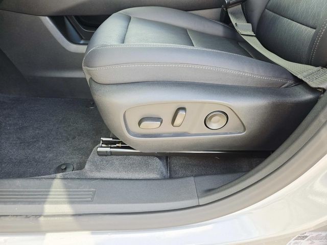 Chevrolet Equinox Vehicle Full-screen Gallery Image 30