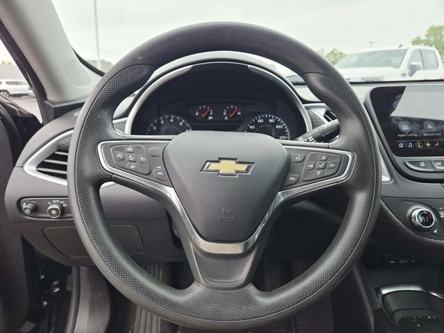 Chevrolet Malibu Vehicle Full-screen Gallery Image 06