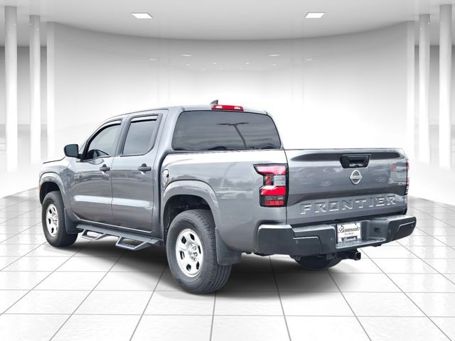 Nissan Frontier Vehicle Full-screen Gallery Image 03