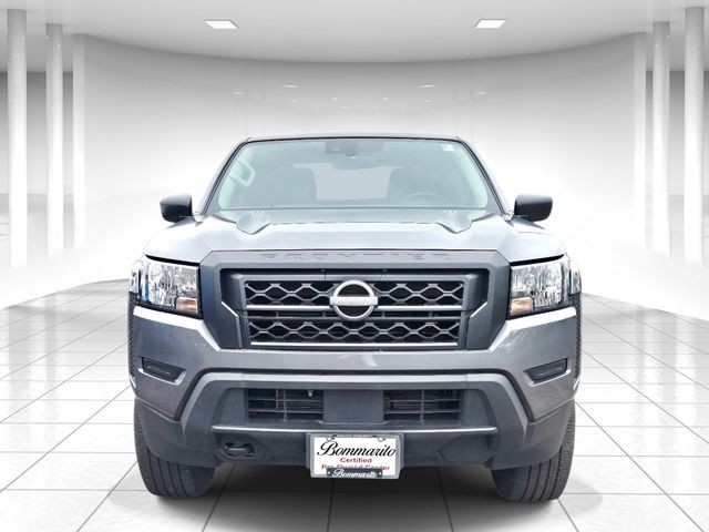 Nissan Frontier Vehicle Full-screen Gallery Image 05