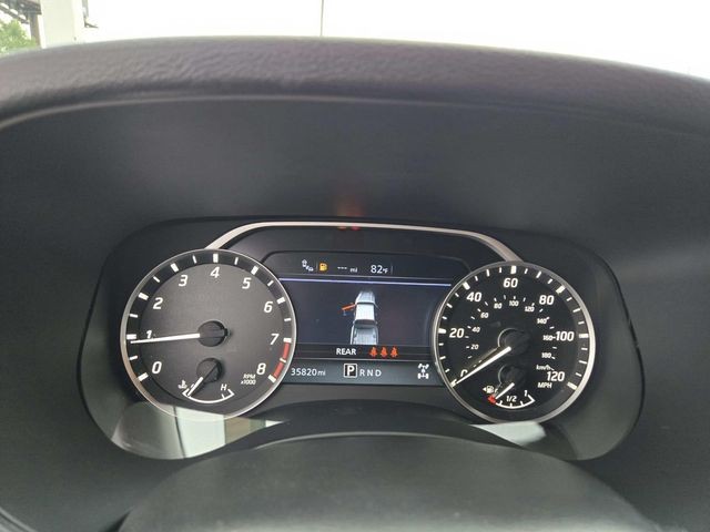 Nissan Frontier Vehicle Full-screen Gallery Image 20