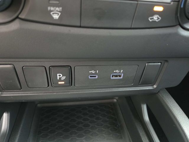 Nissan Frontier Vehicle Full-screen Gallery Image 25