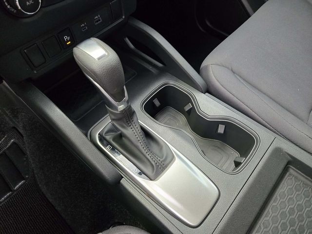 Nissan Frontier Vehicle Full-screen Gallery Image 28