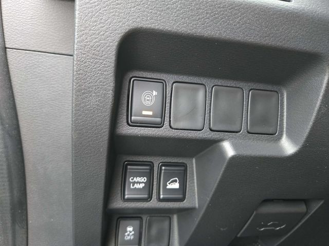 Nissan Frontier Vehicle Full-screen Gallery Image 29
